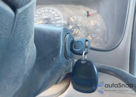 2004 Chevrolet Silverado Ls/Lt z USA, uszkodzony, nr VIN 2GCEC13T64127612